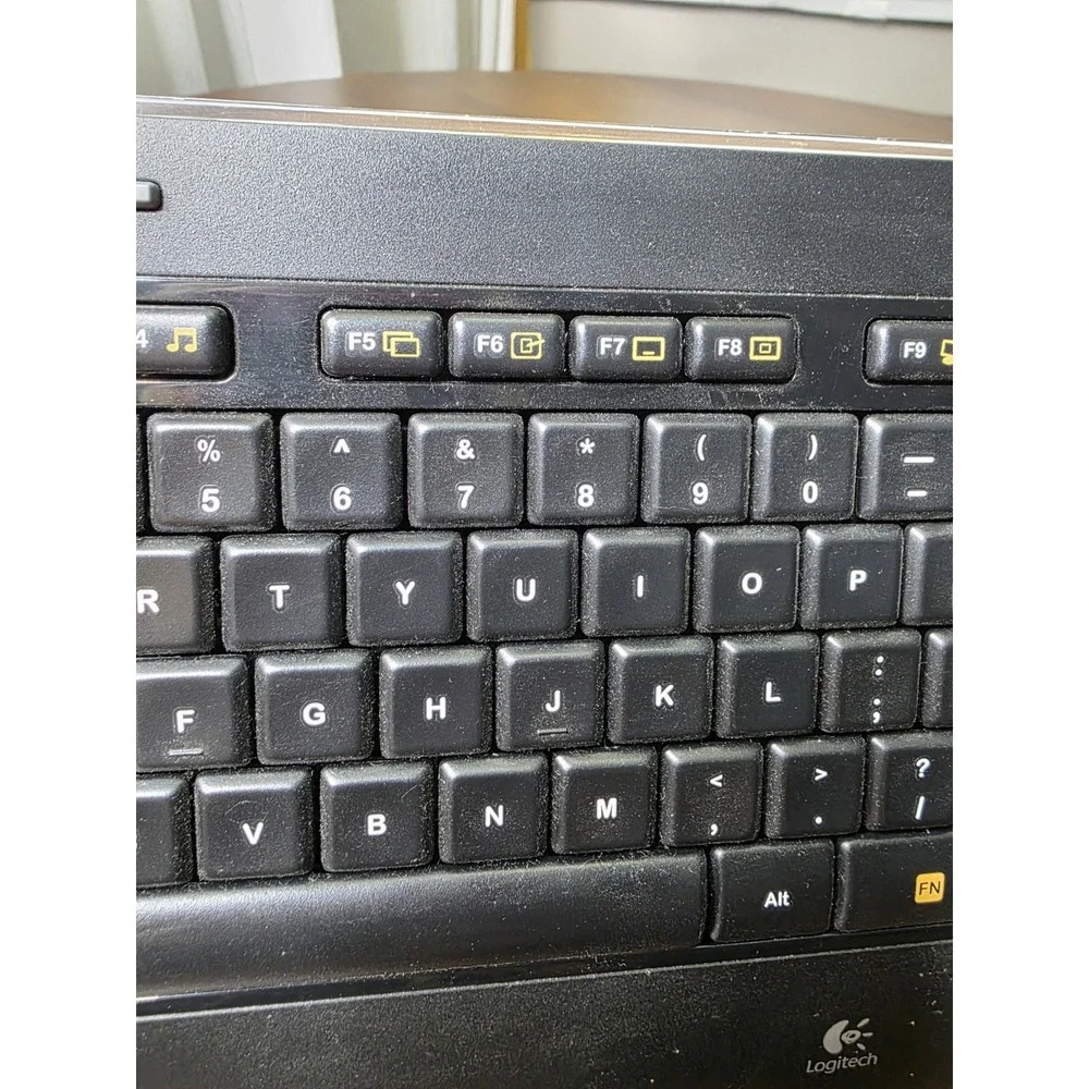 Logitech K520 Wireless Illuminated Keyboard Backlit Full Size Black‎ Y-R0011 F3